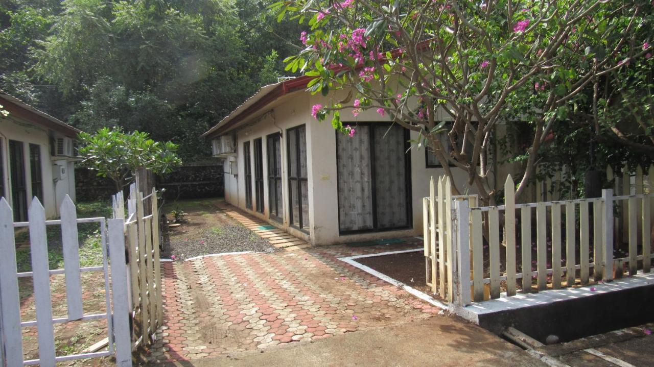 Retreat Chalets, The Nest, At Sparsh Resorts, Karjat Exterior photo